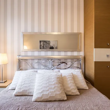 Апартаменты Szlak 11 - In